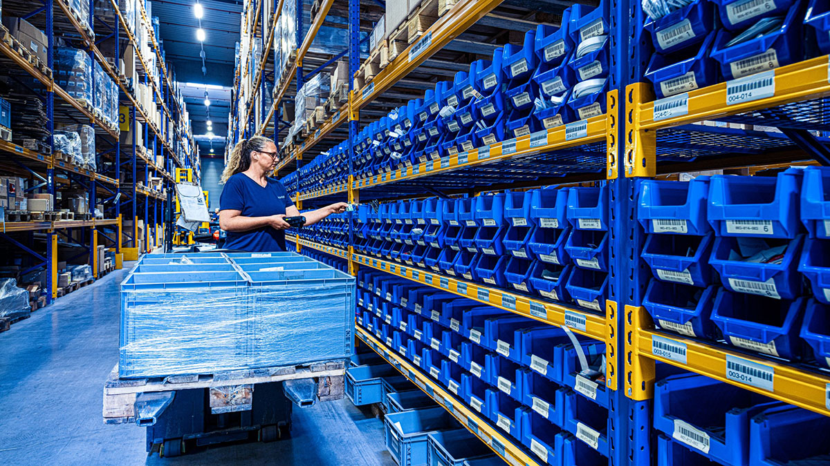 Placing items in a Dachser storage facility.