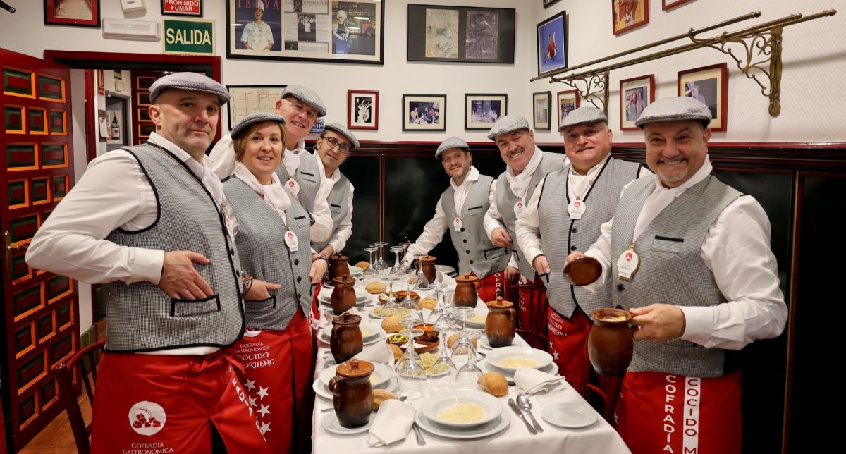 Cofradía del Cocido Madrileño at a restaurant.