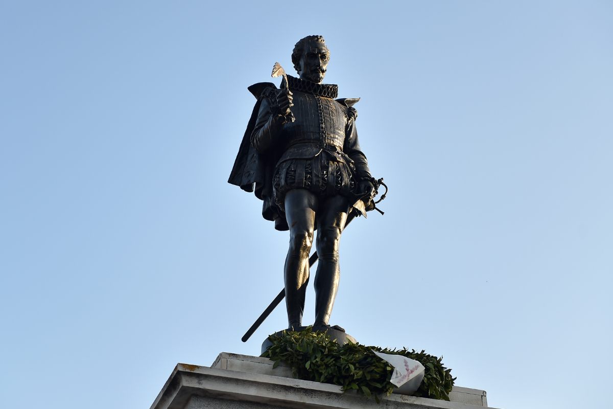 Statue of Miguel de Cervantes, writer and historical figure, at Alcalá de Henares, Madrid.