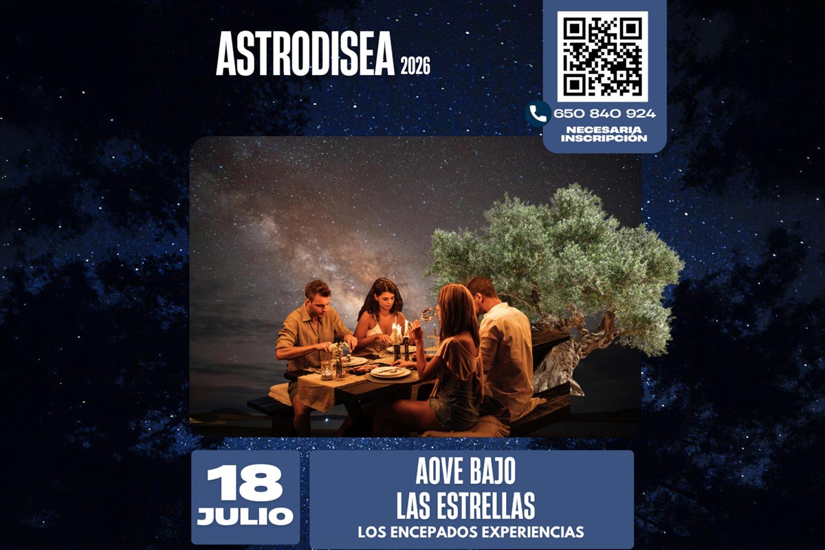 Poster for Astrodisea 2026 promoting “AOVE Bajo las Estrellas” on July 18, showing several people dining under a starry sky beside an olive tree. It includes a QR code, contact phone number, and a note that registration is required.