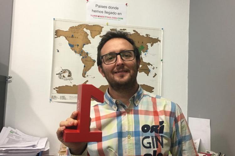 Fabian Lopez recoge Premio al Comercio de la Camara de Comercio.