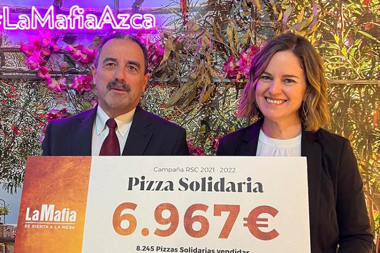 Francisco Greciano, Director of FESBAL, and Sonia Perez, Marketing Director of La Mafia 2.