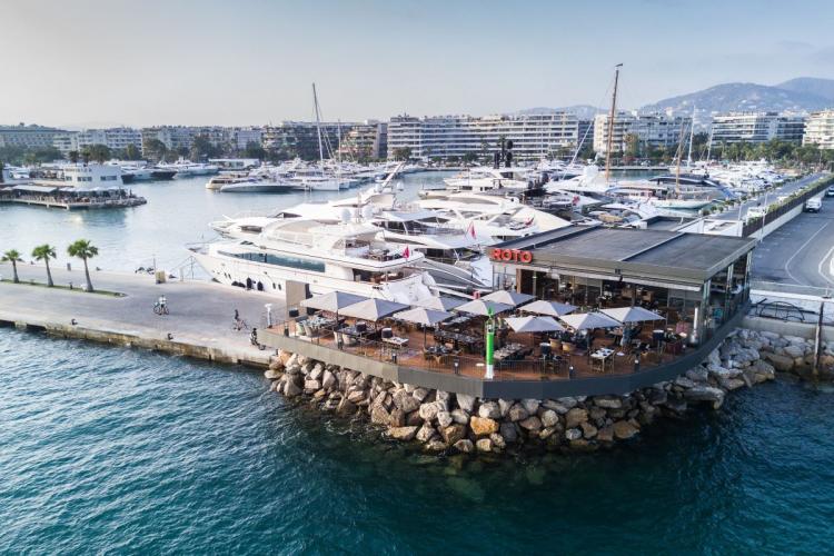 Vista aérea del restaurante Roto en Ibiza.