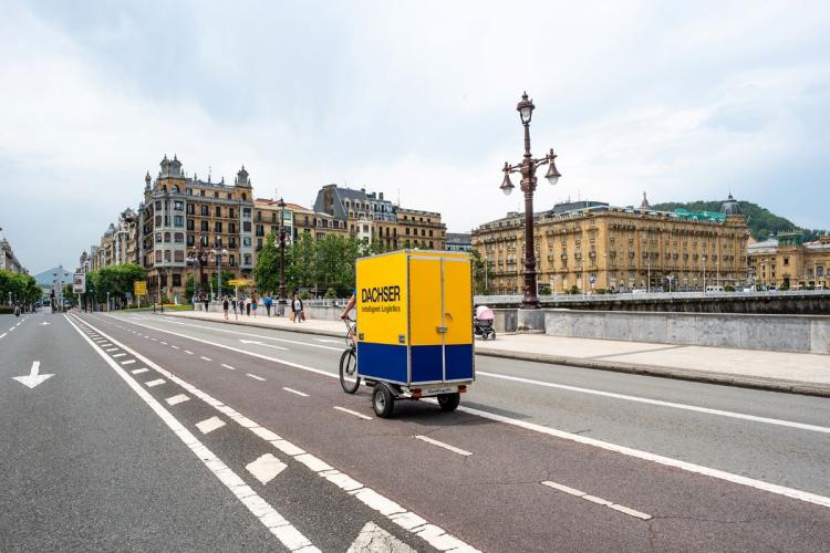 A Dachser three wheeled bike in San Sebastián.
