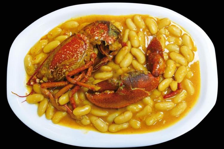 A plate of fabes with crab.