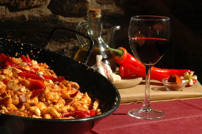 Migas con vino de pitarra de Robledillo de Gata.