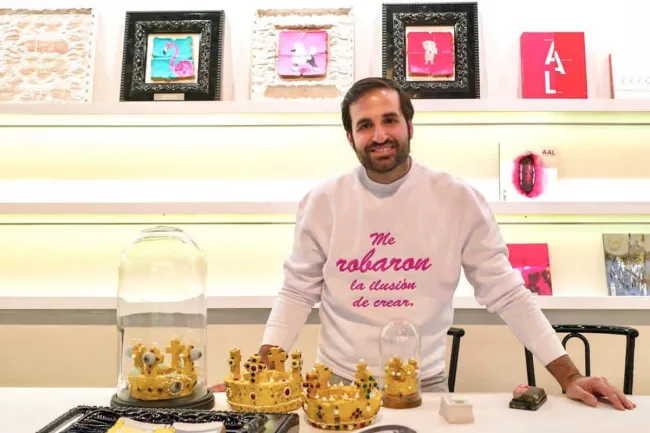 Abraham Gascón in his workshop.