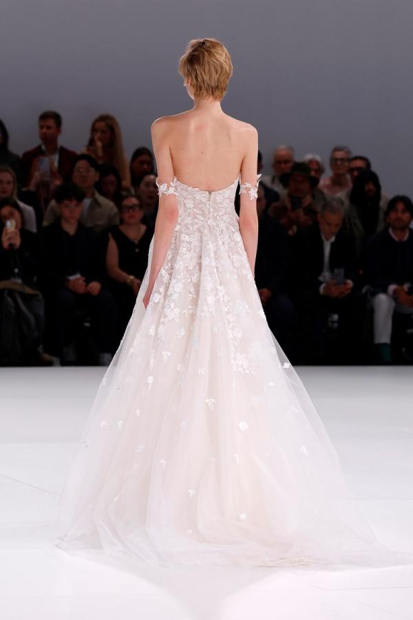 One of the wedding dresses presented at the show, back view. Credits BBFWeek25, Ines di Santo.