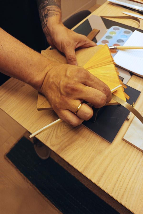 The artist Rubén Fabuel working in his studio.